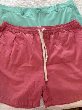 Two Pair Vineyard Vines Mens Shorts- Red XXL, Green 40